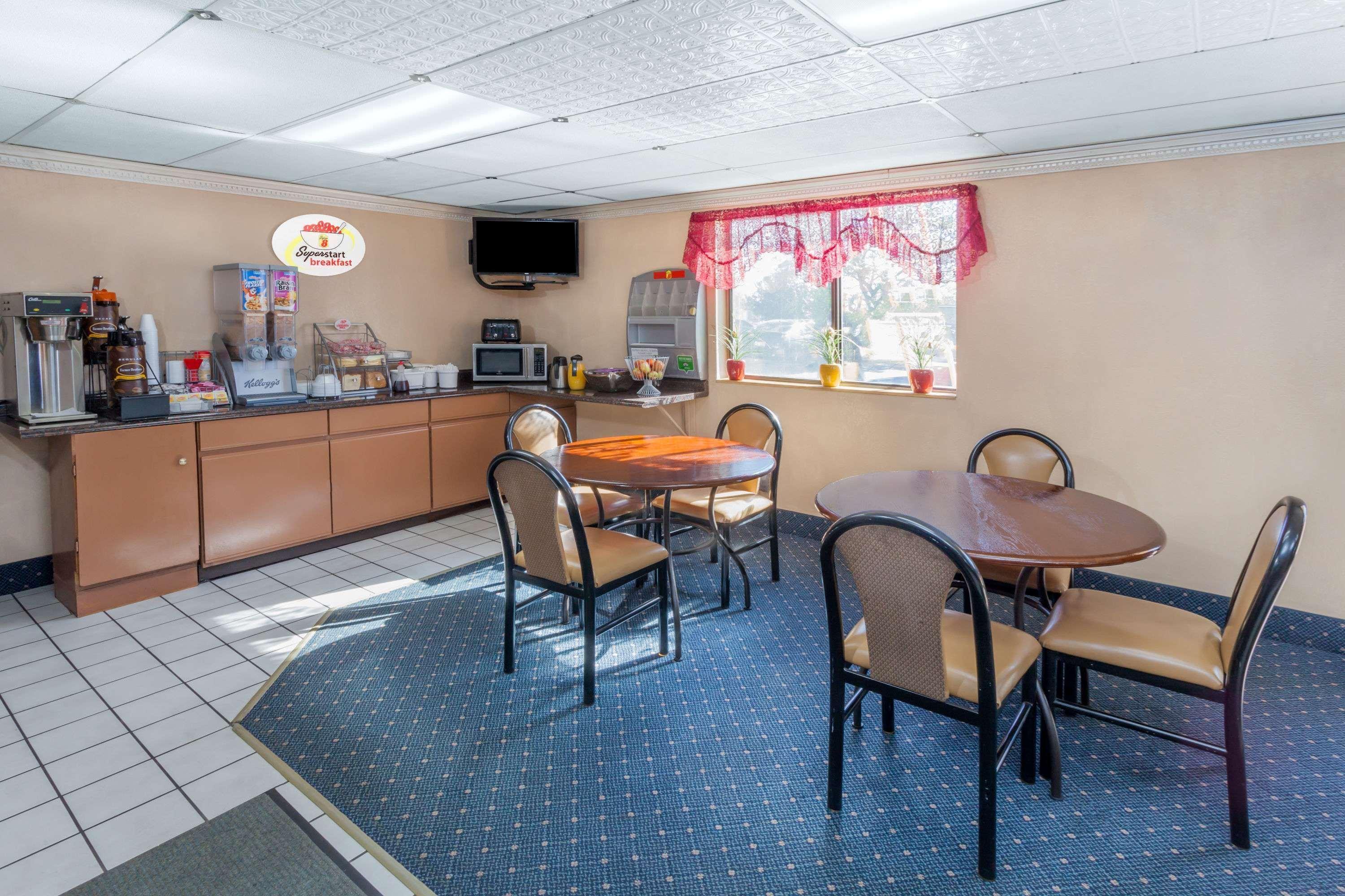 Super 8 By Wyndham Merrillville Exterior foto